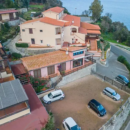 La Paolina Vista Mare E Natura Apartment *